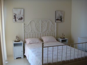 1 bedroom, iron/ironing board, WiFi - AL 1966 / one bedroom apt. with beach view and private garage. (Praia da Rocha)