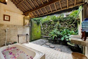 Junior Suite | Bathroom shower - Alam Indah Ubud (Ubud)