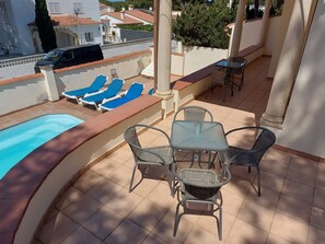Outdoor dining - Villa with private swimming pool, free wifi,  between sea and forest. (L'Escala)