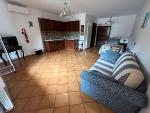 Smart-TV, Kamin, Tischfußball, Tischtennisplatte