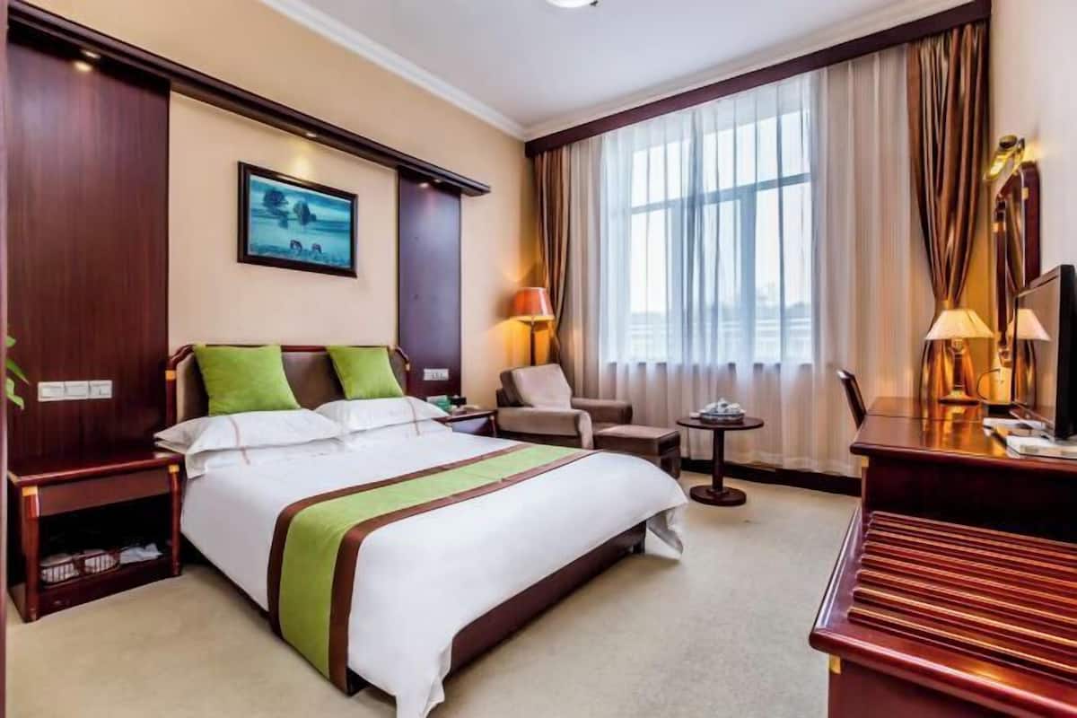 Desk, blackout drapes, free WiFi