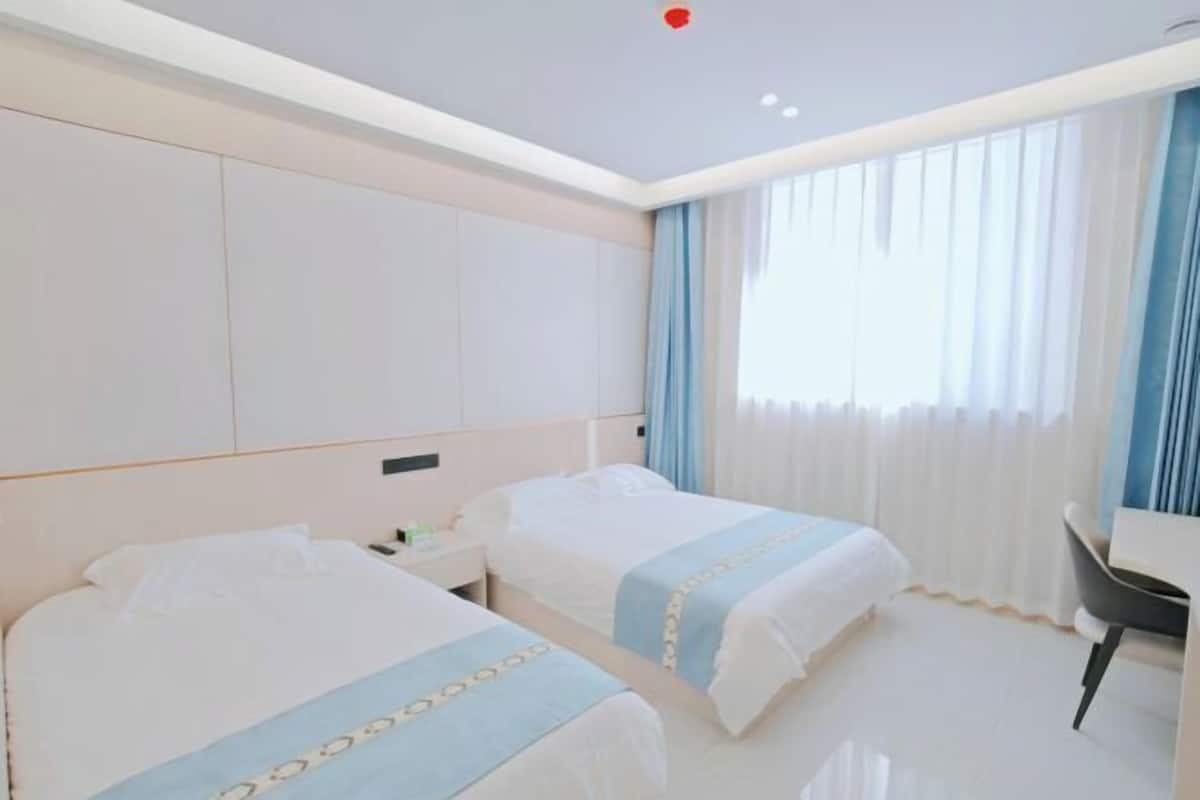 Desk, blackout drapes, free WiFi