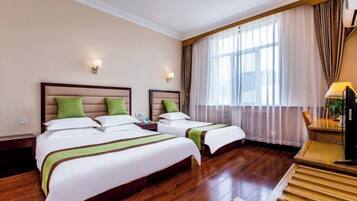 Desk, blackout curtains, free WiFi