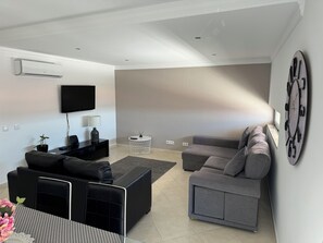 Smart TV, music library - Modern apartment 5 km from Carvoeiro with terrace and barbecue (Lagoa)