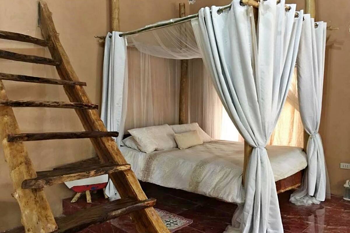 Ghanda Phamila | In-room safe, iron/ironing board, rollaway beds (surcharge), WiFi (free)