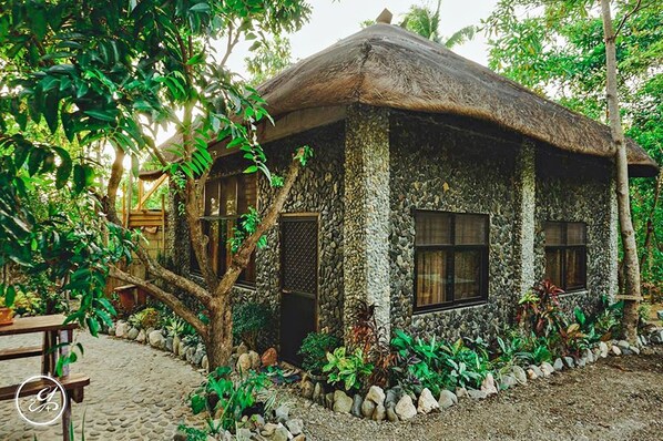 Ghanda Phamila | In-room safe, iron/ironing board, rollaway beds, free WiFi