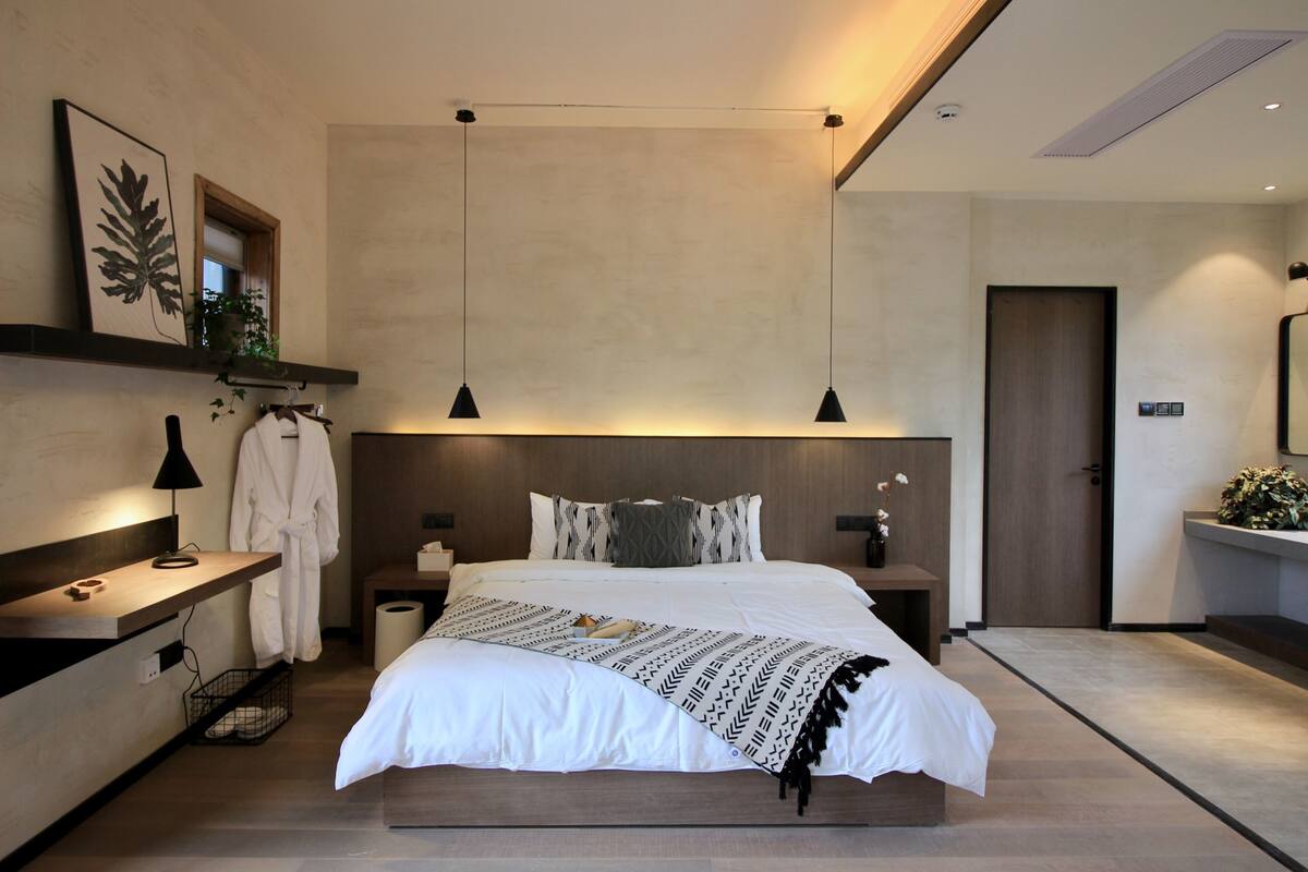 Desk, blackout curtains, rollaway beds, free WiFi