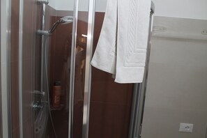 Shower, hair dryer, bidet, towels - Spectacular view (Taormina)