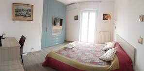 3 bedrooms, desk, iron/ironing board, free WiFi - Spectacular view (Taormina)