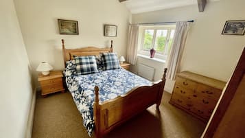 2 bedrooms, iron/ironing board, travel crib, free WiFi