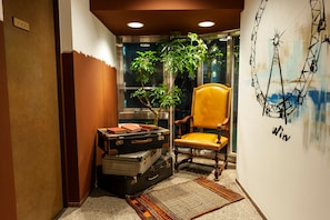 Hallway - Hotel Toms (Tokyo)