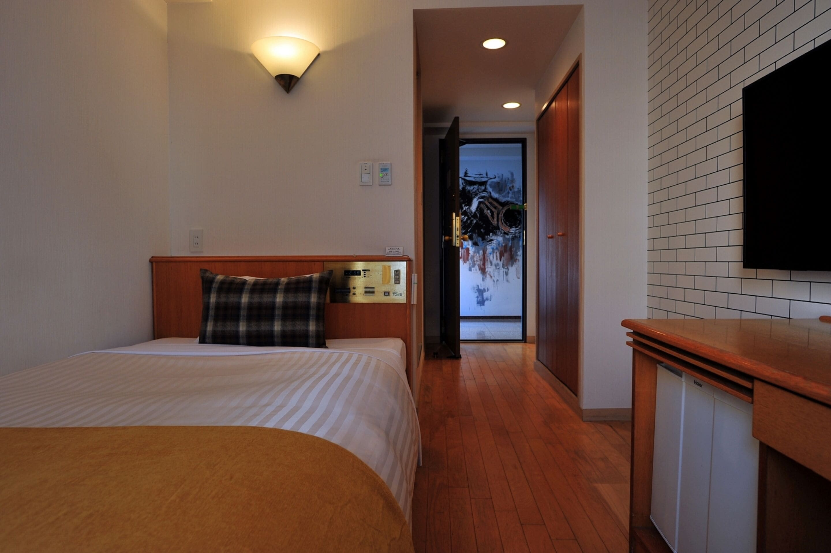 1 bedroom, desk, free wifi