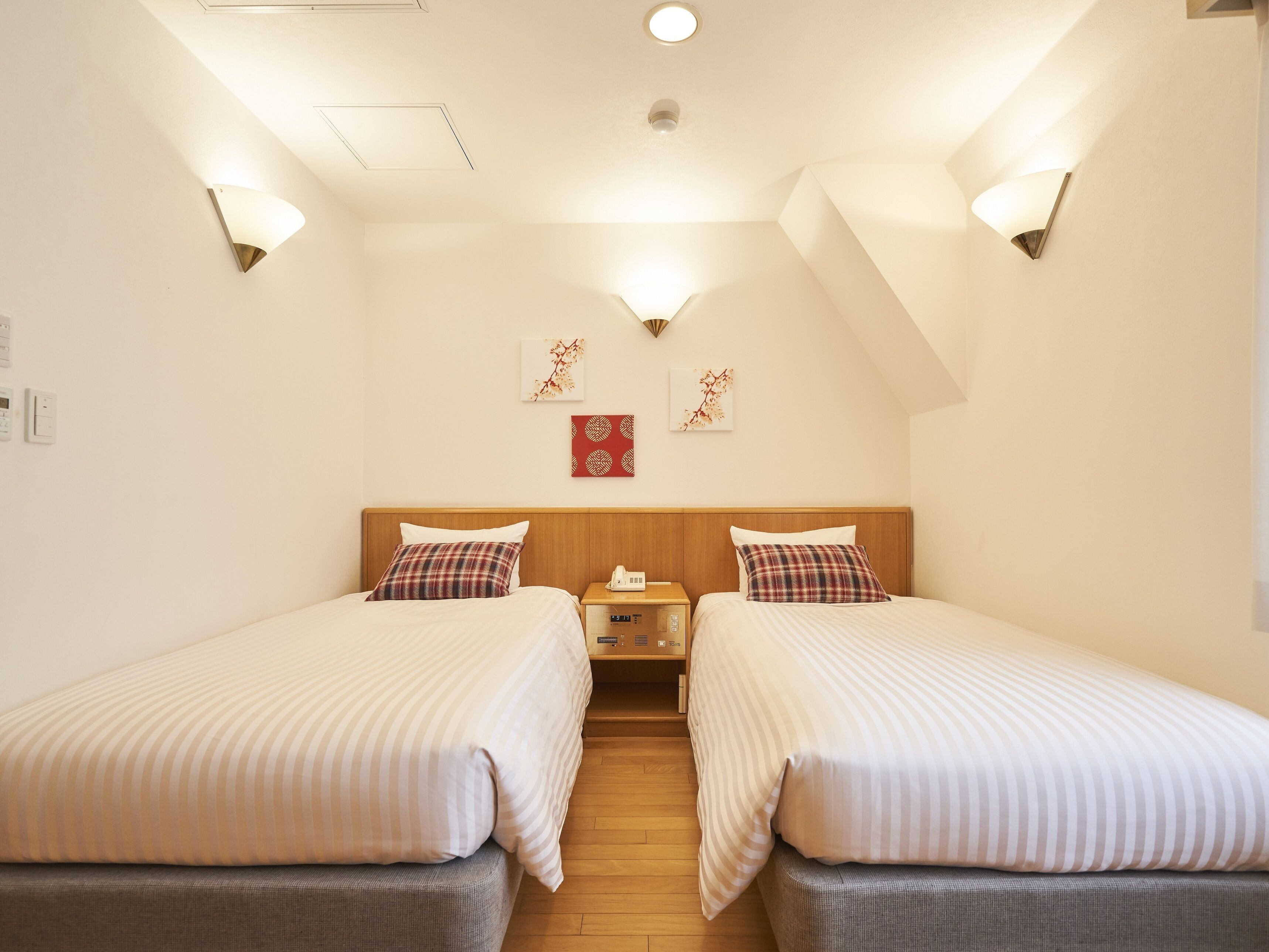 1 bedroom, desk, free wifi