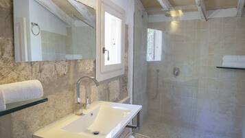 Duschwanne, Whirlpool, Haartrockner, Bidet