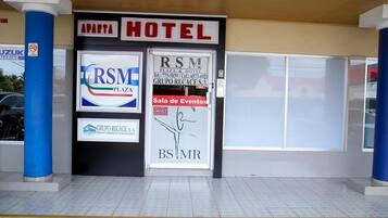 Mặt tiền nơi lưu trú