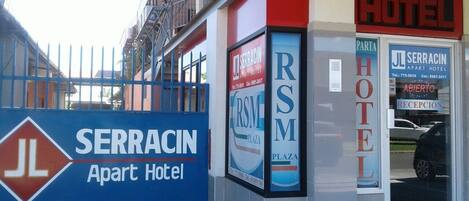 Façana frontal de l'allotjament