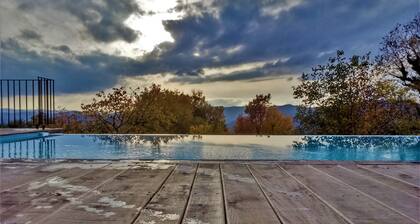 Jolie maison de vacances entourée d'espaces verts
