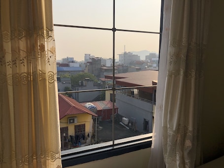 迷你吧、办公桌、隔音、免费 WiFi