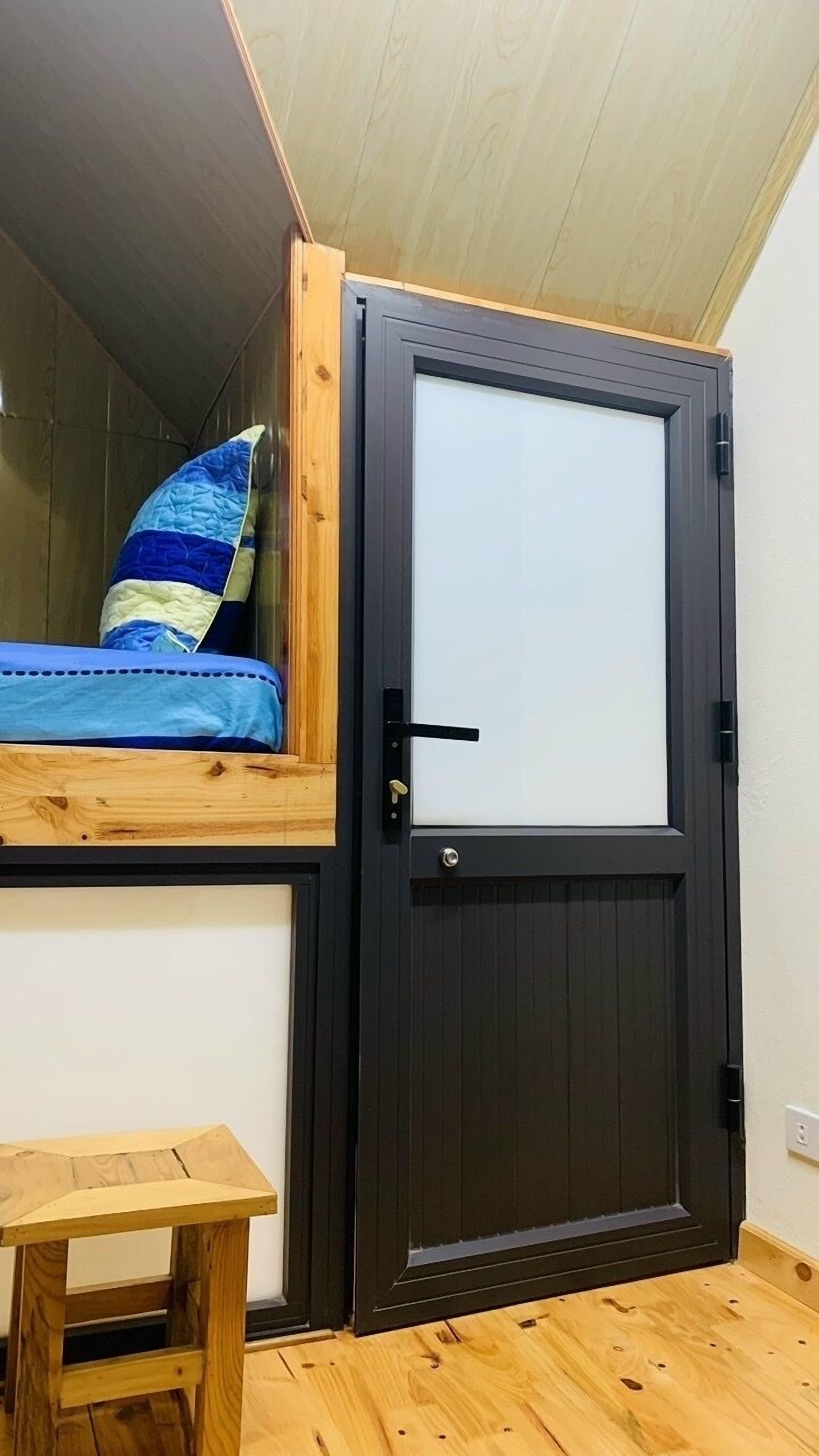 comfort shared dormitory | 1 bedroom, minibar, desk, laptop workspace