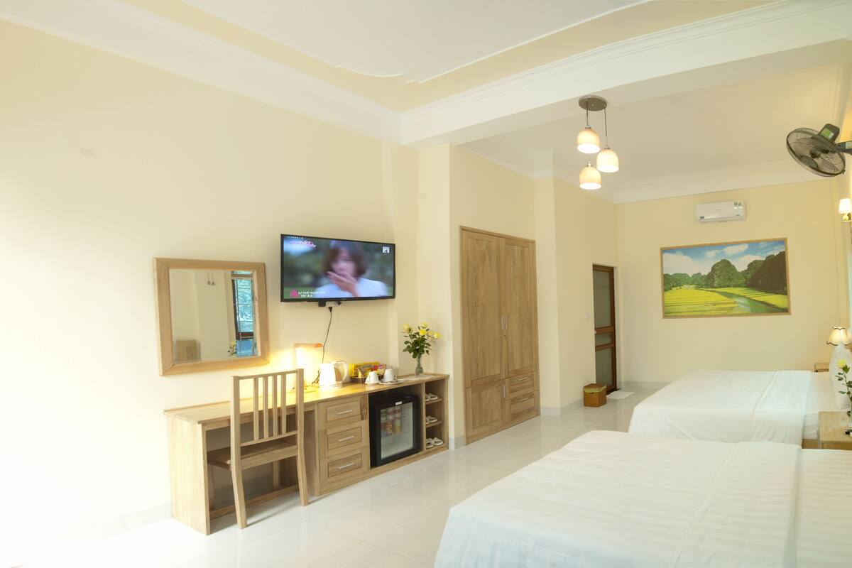 1 bedroom, minibar, desk, laptop workspace