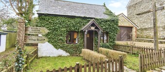 Lavender Cottage -  a cottage that sleeps 5 guests  in 3 bedrooms