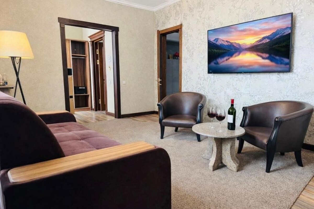 Superior Suite | In-room safe, desk, soundproofing, iron/ironing board (on request)