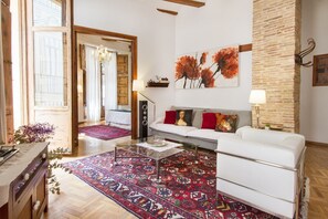 Smart TV, books, video library, stereo