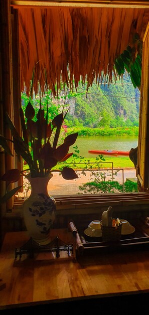 Family Quadruple Room, Mountain View | Desk, free WiFi, bed sheets - Quoc Khanh Bamboo Homestay - Hostel (Hoa Lu)