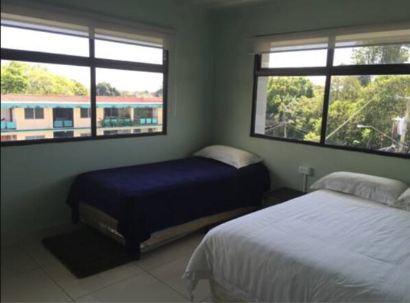 Habitación triple | Wifi gratis y ropa de cama 