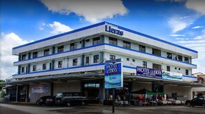 Fachada de la propiedad