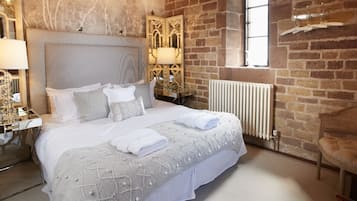 1 bedroom, iron/ironing board, Internet, bed sheets