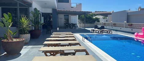 Outdoor pool, a heated pool