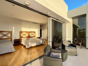 Terrace/patio - 5 Bedroom Villa With Heated Pool, Garden With BBQ & Views Over Hills And Ocean (Adeje)