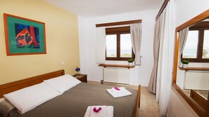 3 عدّة غرف نوم ومكواة/لوح كي وسرير سفر وواي فاي مجانًا