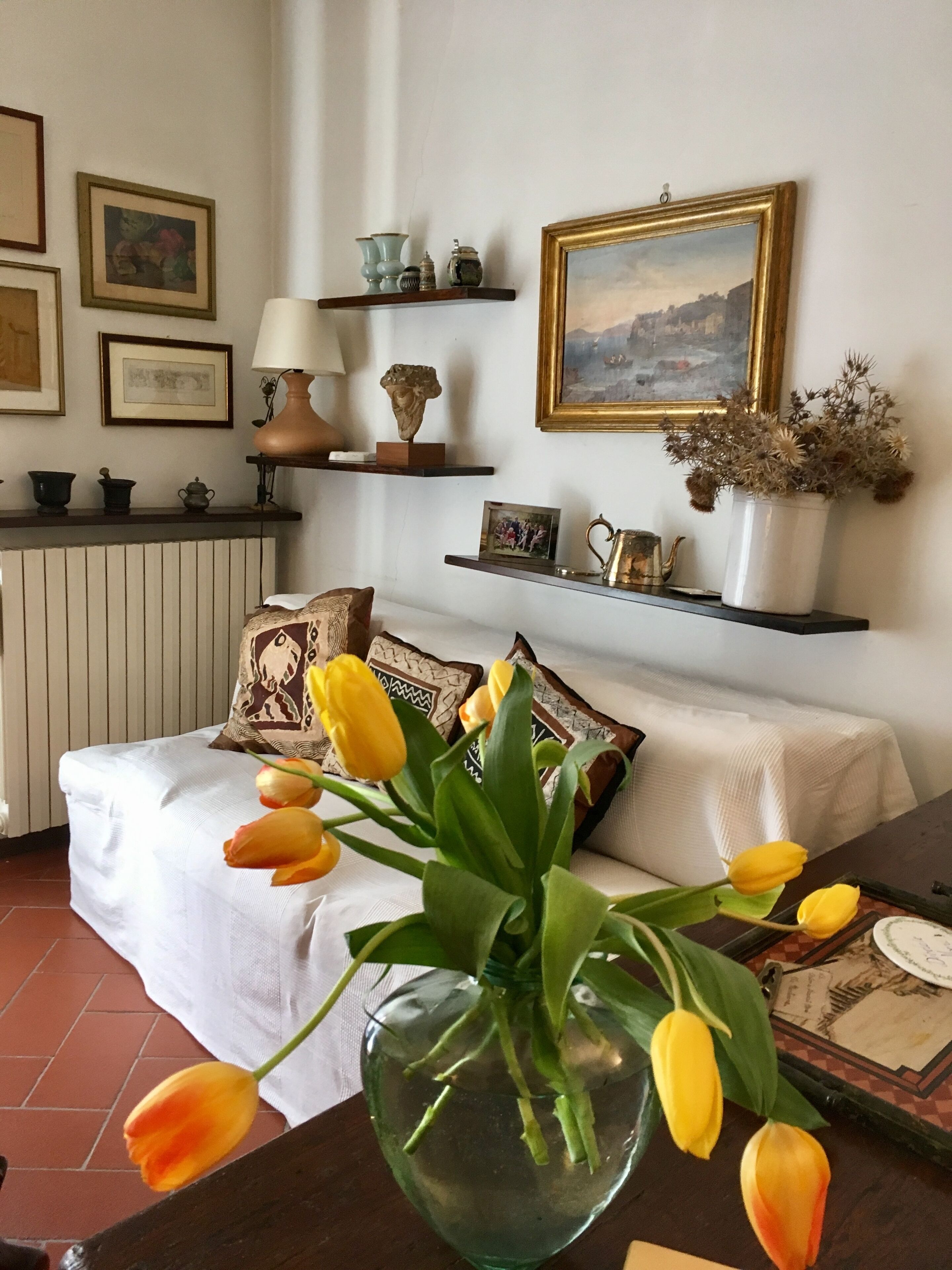 2 camere, una cassaforte in camera, una scrivania, ferro/asse da stiro