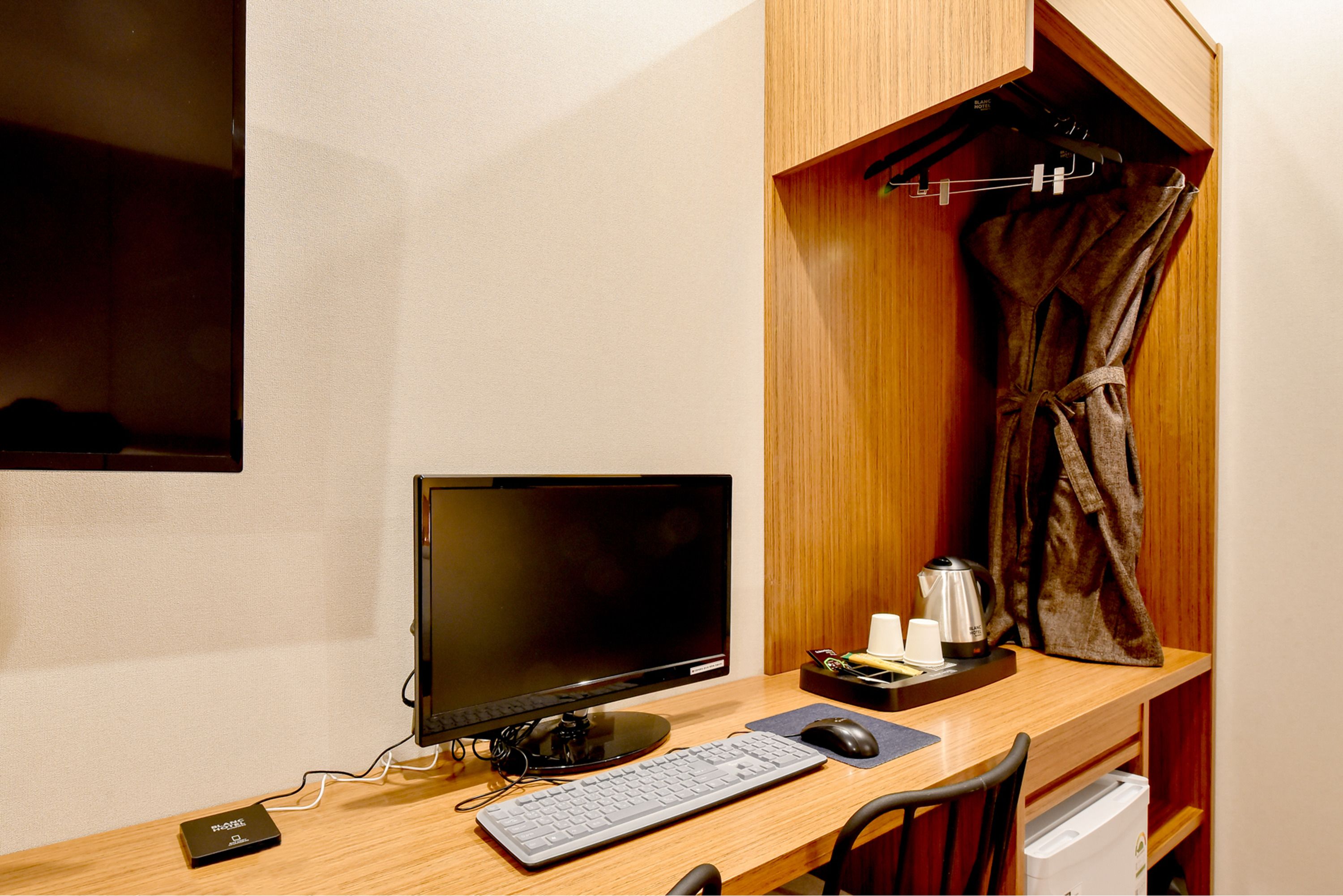 premium double room (massage chair) | room amenity