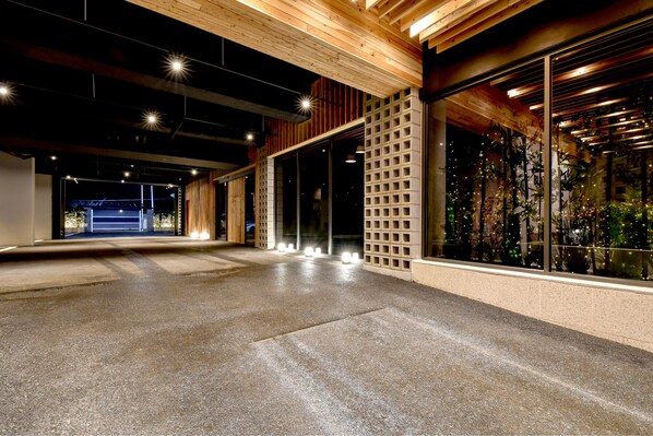 Free self parking - BLANC Business Hotel (Busan)