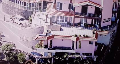 Maison Couleur Rose (Machico)