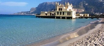 BEAUTIFUL villa with pool for exclusive use comfort near sea ideal relaxation 