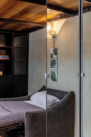 1 bedroom, soundproofing, iron/ironing board, WiFi