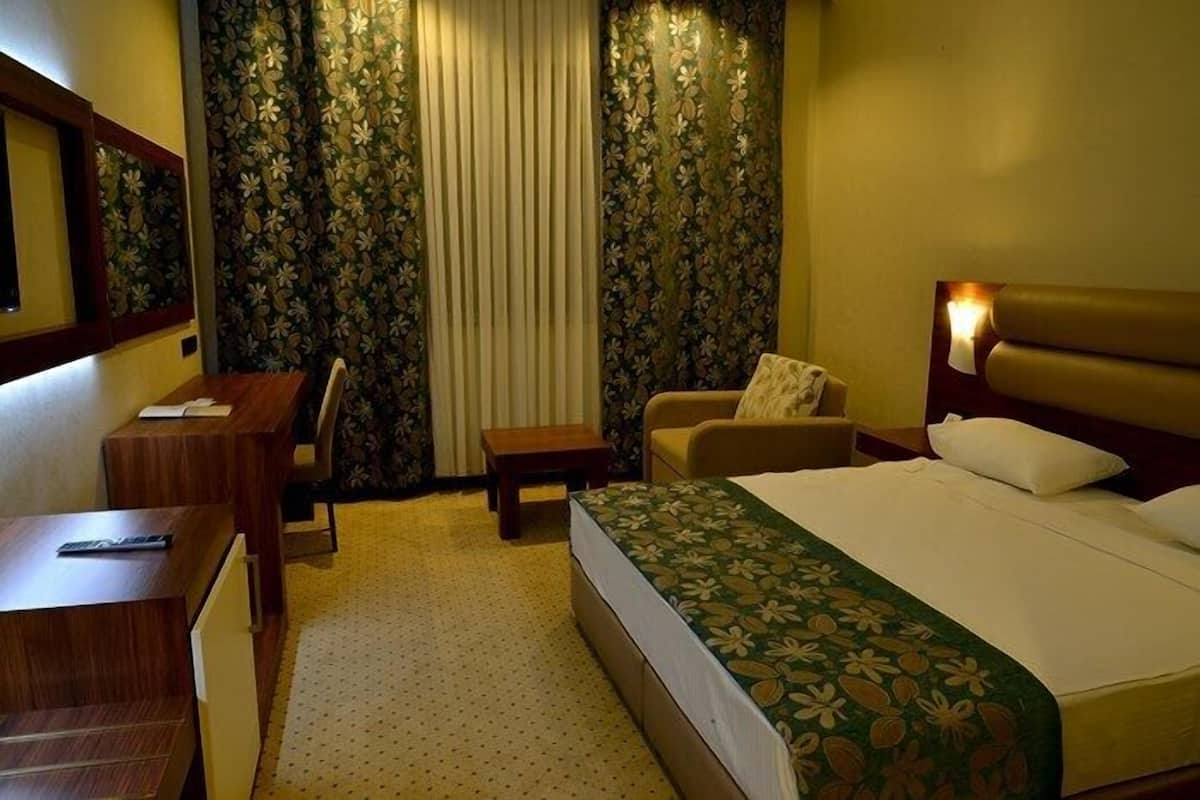 Minibar, in-room safe, desk, iron/ironing board (on request)