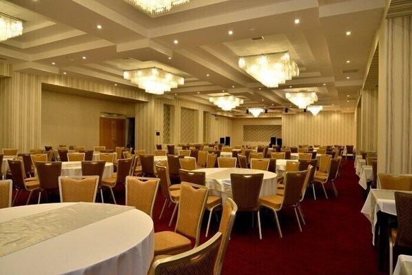 Banquet hall