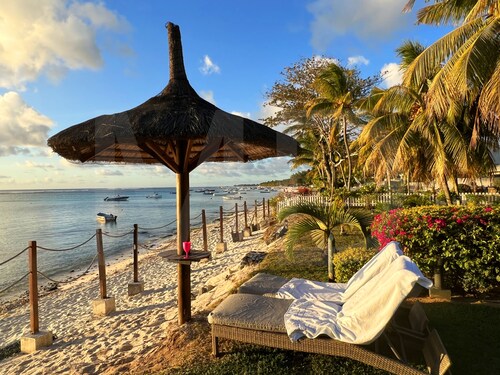 Caro's Beachfront Villa with private pool at Trou aux Biches beach to rent