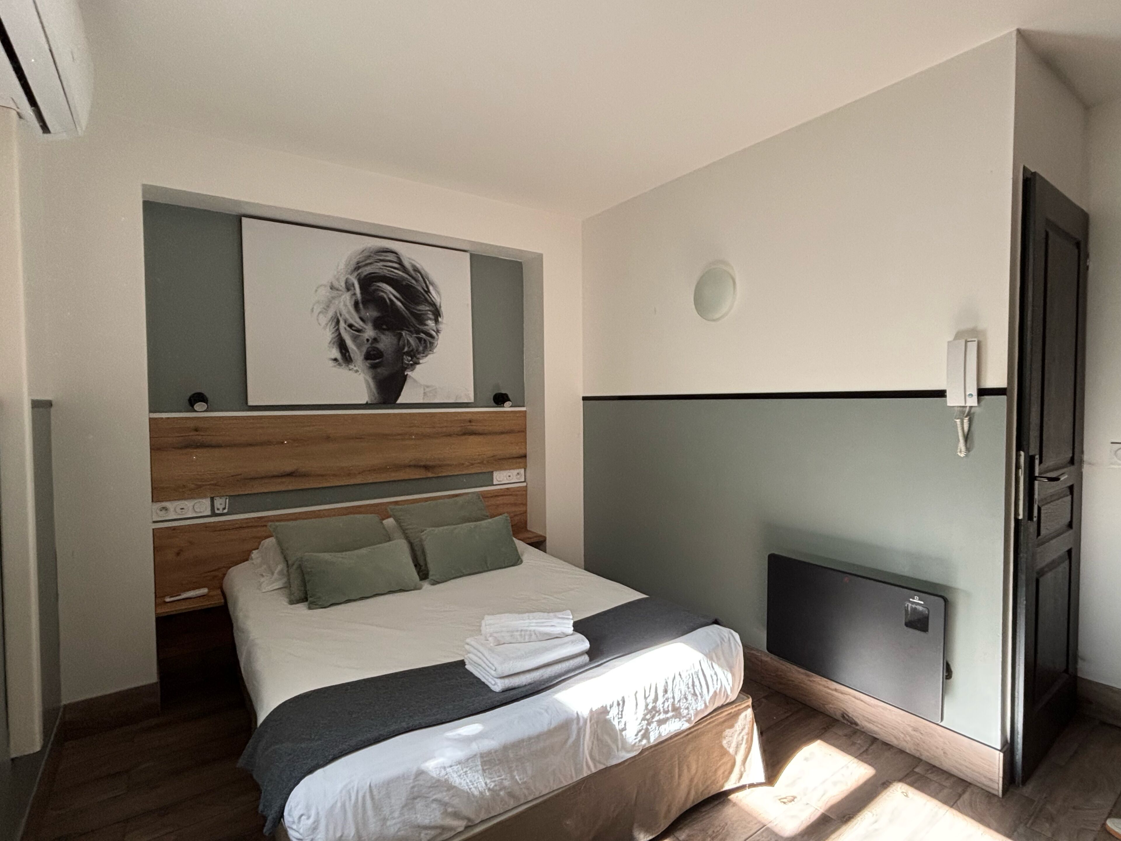 Studio | Décoration personnalisée, ameublement personnalisé, Wi-Fi gratuit