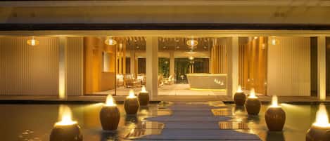 Sauna, steam room, hot springs, body treatments, body wraps, body scrubs