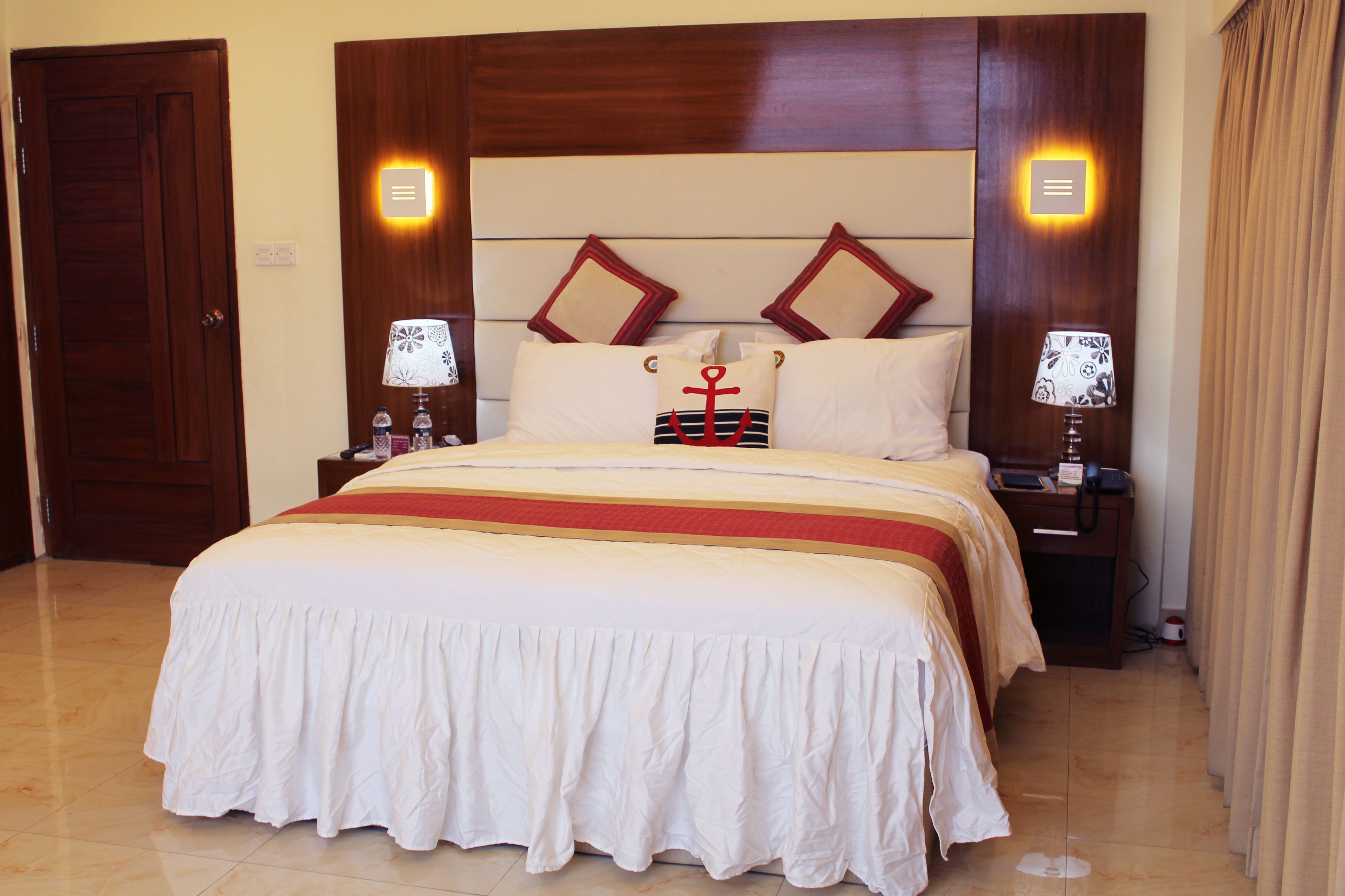 luxury suite | 1 bedroom, minibar, in-room safe, soundproofing