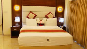 Deluxe Double Room | 1 bedroom, minibar, in-room safe, soundproofing