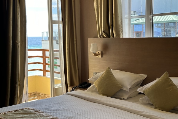 Deluxe Room Twin Bed | Balcony view