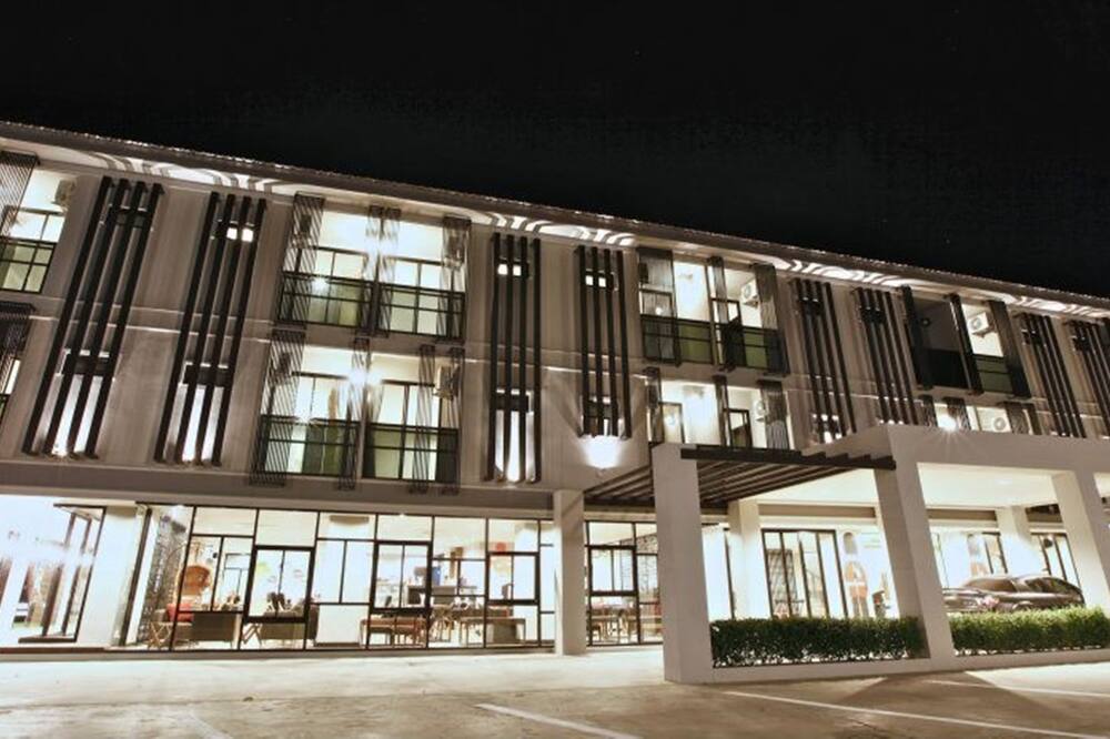 Pentahug Hotel