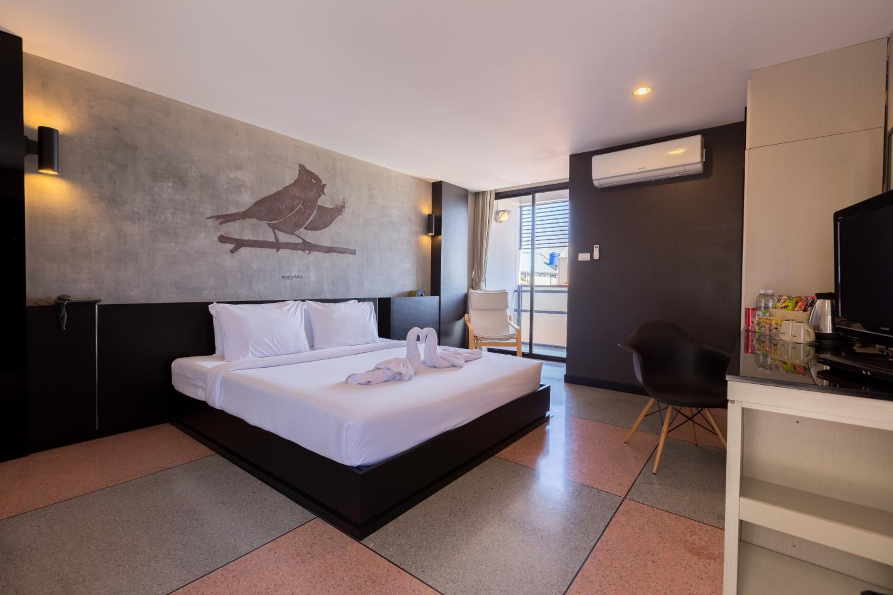 desk, blackout curtains, rollaway beds, free wifi